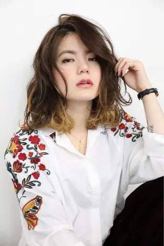 セミロング Endearing 銀座/レイヤーカットのヘアスタイル