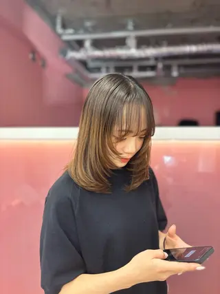 ミディアム 田中麻鈴/ハイトーン /ミルクティーのヘアスタイル