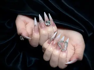 ロング Rola kira nail salon所属・Rola kira 麗のネイルデザイン