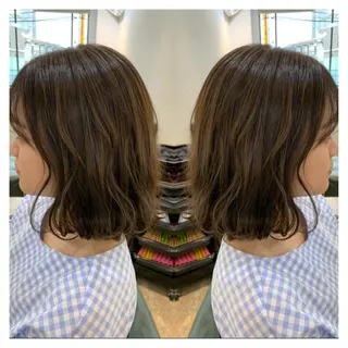 ミディアム カラー 村山 茉衣のヘアスタイル