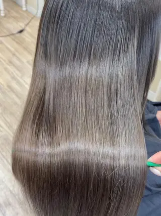 セミロング 髪質改善カラーエステ 🫧 / 齋藤 朱夏のヘアスタイル