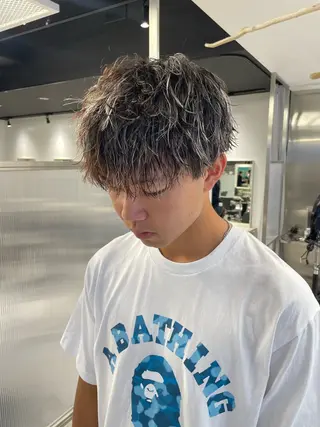 ショート カラー パーマ メンズ フェザーショート⚡️ REONのヘアスタイル