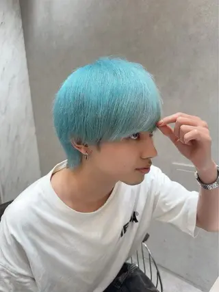 ショート カラー Lond Le'a /ハイトーンカラーのヘアスタイル