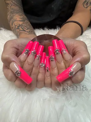 ネイル FAUSTO所属・Nailist 💟NANAのネイルデザイン