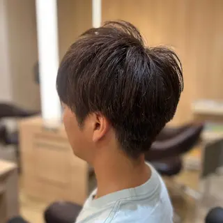 ショート メンズ 毛流れ 癖毛カット/ 英山明未のヘアスタイル