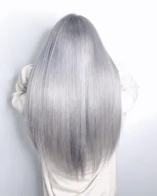 ロング Tee’s ケアブリ ーチ　ハイライトのヘアスタイル