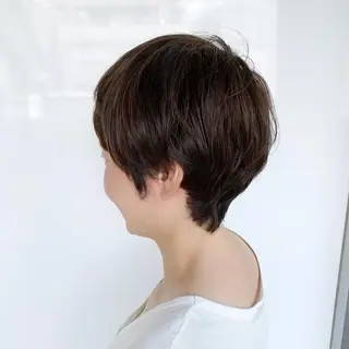 ショート パーマ オチ ハナのヘアスタイル