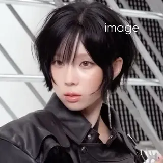 ショート ハイトーン/ミルク ティー🤍reinaのヘアスタイル