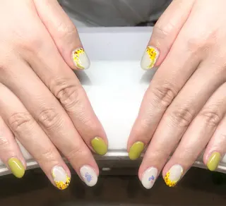 ネイル Eyelash ＆ Nail Tanemoto所属・ネイリスト TAKAHASHIのネイルデザイン