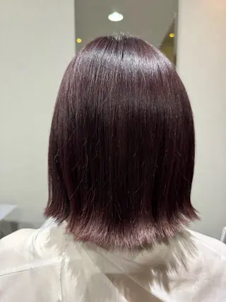 ショート カラー 岡村 真琴のヘアスタイル