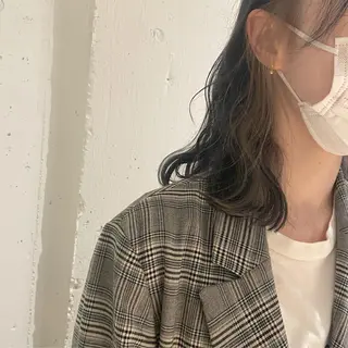 ミディアム カラー カジュアルを女っぽく 𝗮𝘆𝗮𝗰𝗼のヘアスタイル