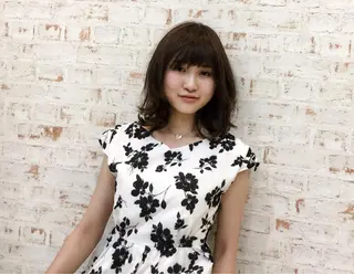 ミディアム カラー KAIzen. tomoのヘアスタイル