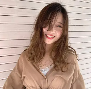 セミロング カラー ツチダ カホのヘアスタイル