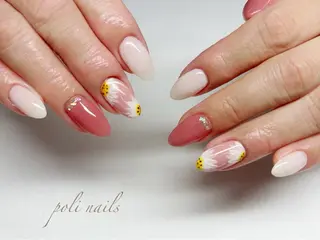 ネイル poli nailsのネイルデザイン