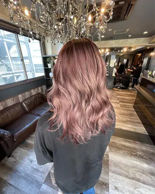 ミディアム KIRA スズキ タクヤ／店長のヘアスタイル