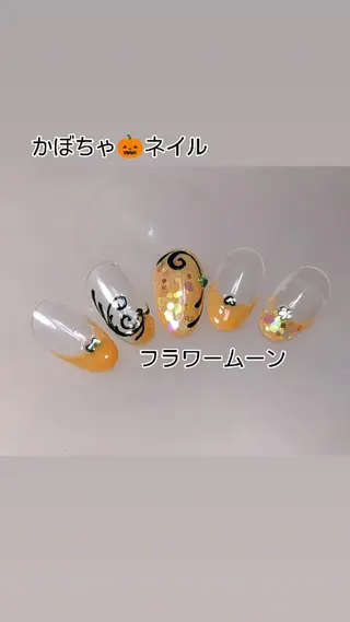 ネイル フラワー ムーンのネイルデザイン