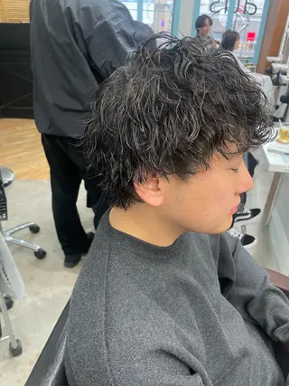 ミディアム パーマ メンズ RIN／韓国ヘア レイヤーカットのヘアスタイル