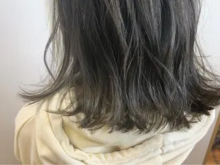 ミディアム カラー 【Uneユヌ】菊地 春那のヘアスタイル