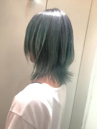 ミディアム カラー ホワイト&レイヤーカ ットエクステ長畠俊輔のヘアスタイル