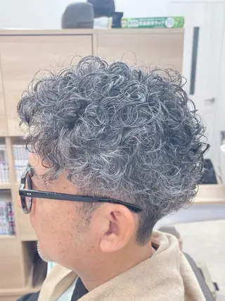 ミディアム 茂木 太郎のヘアスタイル