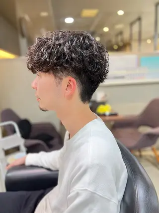 パーマ メンズ 心斎橋バレイヤージュ 小林勝貴のヘアスタイル