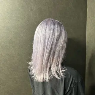 カラー TAKUMI ハイトーン/ウルフのヘアスタイル