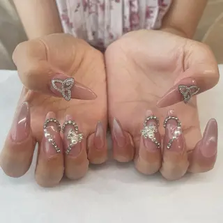 ネイル 💎🐰 saki. m 🐰💎のネイルデザイン