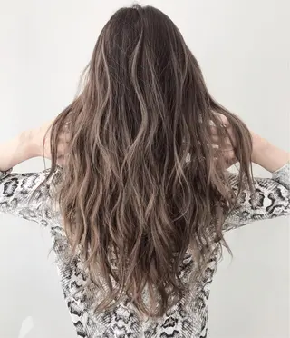 セミロング カラー ヘアアレンジ 【公式】amble luxe池袋東口🩷のヘアスタイル