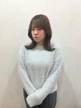セミロング Limb所属・市塚 あみのヘアスタイル