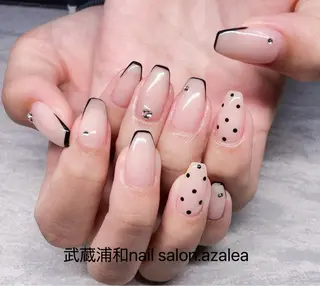 ネイル R inのネイルデザイン