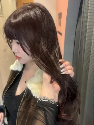 ロング カラー 𝑴𝑶𝑲𝑨渋谷 トレンド韓国ヘア🩷のヘアスタイル