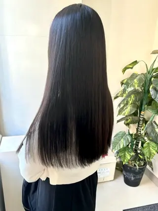 ロング ma'am Zee所属・石川 葵のヘアスタイル