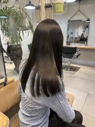 ロング カラー ミルクティー× グレージュMOMOのヘアスタイル