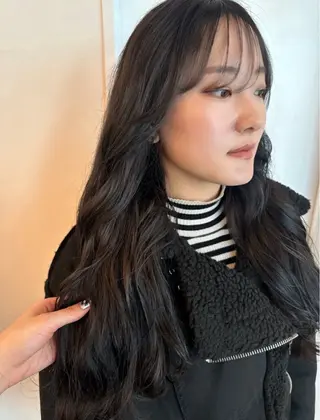 ロング オノ アイラのヘアスタイル