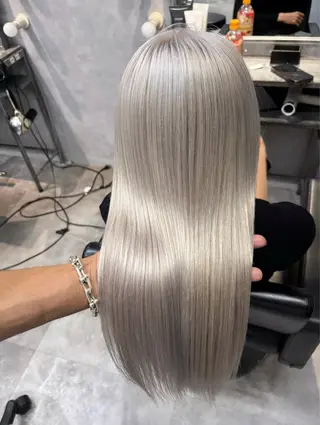 セミロング yosuke 梅田/バレイヤージュのヘアスタイル