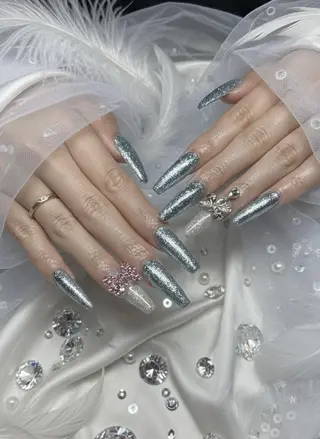 ネイル 24時間営業 UNABOMBAのネイルデザイン