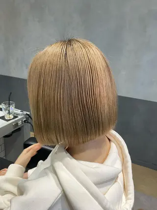 ミディアム ハイトーンエフェクト ブリーチいち丸のヘアスタイル