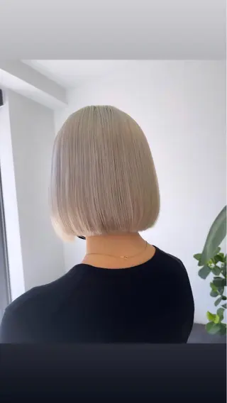 ショート LUCCI所属・udaハイトーン /ボブ/レイヤーのヘアスタイル