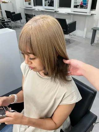 ミディアム Cielro【 シェイロ 】所属・Cielro/ダブル カラー/西田咲希のヘアスタイル