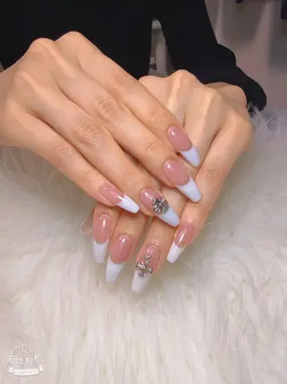 ネイル 西野 カナのネイルデザイン