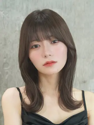 ミディアム yelm所属・🫒オリーブカラー ミディアムレイヤー✨のヘアスタイル