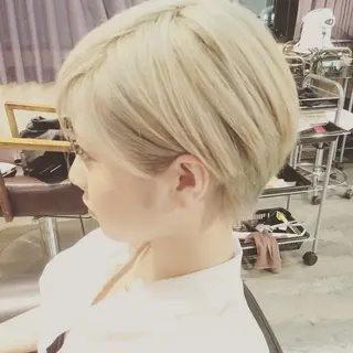 カラー カノンバイフラミューム所属・ショートは任せて ミヤザキのヘアスタイル