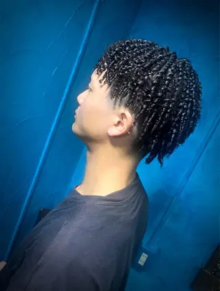 パーマ メンズ 宇宙開発美容所所属・土屋 明日花のヘアスタイル