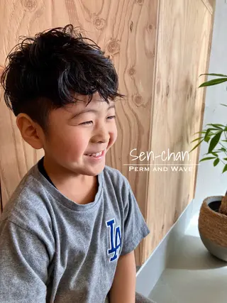 パーマ キッズ OCHIAI KEISUKEのヘアスタイル