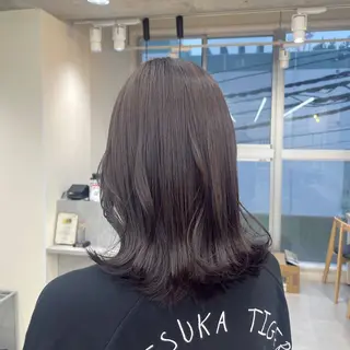 ミディアム ユイナ 🕊NaVI ベージュ/透明感のヘアスタイル