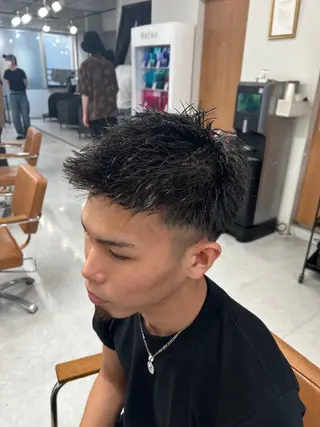 メンズ カズキ🌼曲がる縮毛 ／くせ毛パーマのヘアスタイル