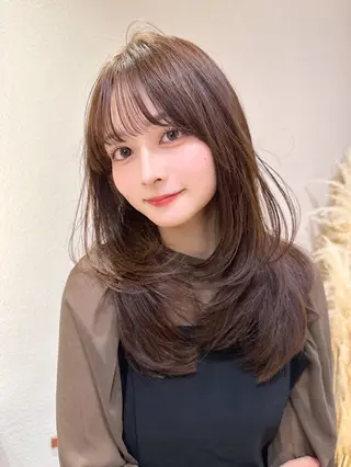 ミディアム カラー 前川薫子🌙艶カラー 🩶レイヤーカットのヘアスタイル