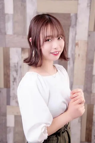 カラー Aile所属・酸性ストレート／カラ ー/山下高明のヘアスタイル