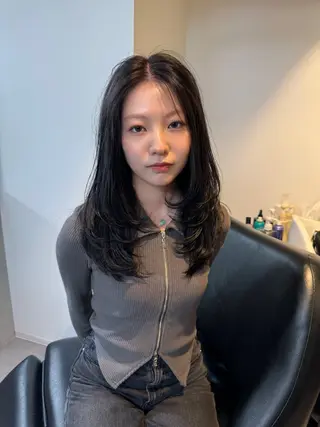 ロング 切りっぱなしボブ レイヤー/縮毛矯正のヘアスタイル