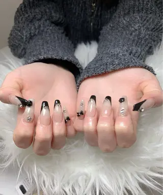 ネイル T. Leeのネイルデザイン